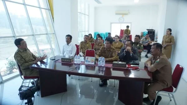 Rapat Monitoring dan Evaluasi (Monev) Pemantauan dan Pengawasan Penyaluran Bahan Bakar Minyak (BBM) Bersubsidi se-Sulawesi Selatan yang diikuti oleh Pemkab Toraja Utara (Dok: Ist)