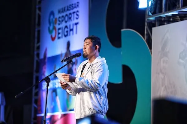 Penjabat Sementara (Pjs) Wali Kota Makassar, Andi Arwin Azi dalam pembukaan Makassar Sports Eight (S8) 2024 di Pantai Losari, Sabtu (26/10) (dok ist)