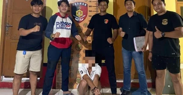 Pelaku saat berhasil diamankan oleh Resmob Polresta Mamuju (Dok : Ist).