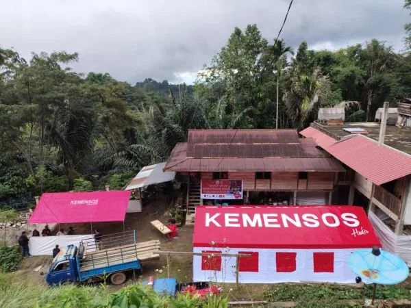 Dapur Umum Kementerian Sosial Republik Indonesia di Tana Toraja, Sulawesi Selatan.