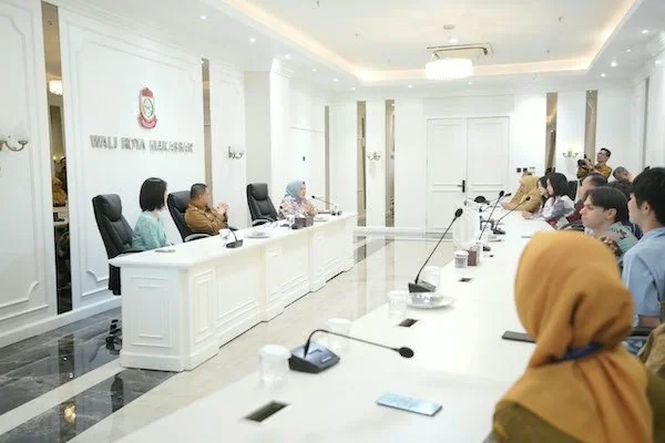 Wali Kota Makassar Munafri Arifuddin saat Menyambut Mahasiswa Universitas Keiko Jepang di Balai Kota (Dok: Ist).