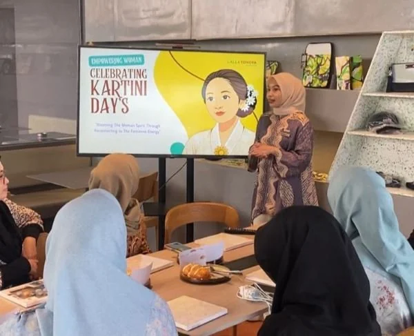 Sejumlah showroom Kalla Toyota mengadakan berbagai aktivitas dalam rangka memeriahkan Hari Kartini (Dok: Ist)