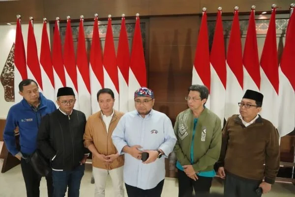 Menag, Yaqut Cholil saat mengecek persiapan akhir layanan jemaah haji 1445 H/2024 M, Senin (6/5).