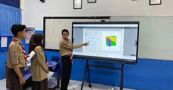 Pemanfaatan panel IFP di sekolah (dok. Ist)