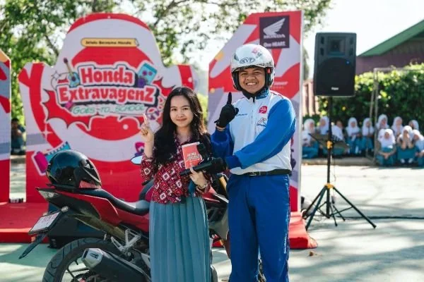 Honda ExtravagenZ Asmo Sulsel ajak siswa SMAN 6 Kendari belajar safety riding (Dok: Ist)