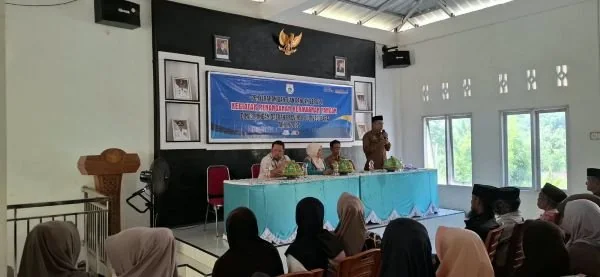 Penyerahan bantuan pangan yang dilaksanakan di Kabupaten Majene (Dok: Ist)