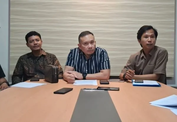 Konferensi pers tim hukum dr Zainal Arifin (Dok: Atri KabarMakassar).