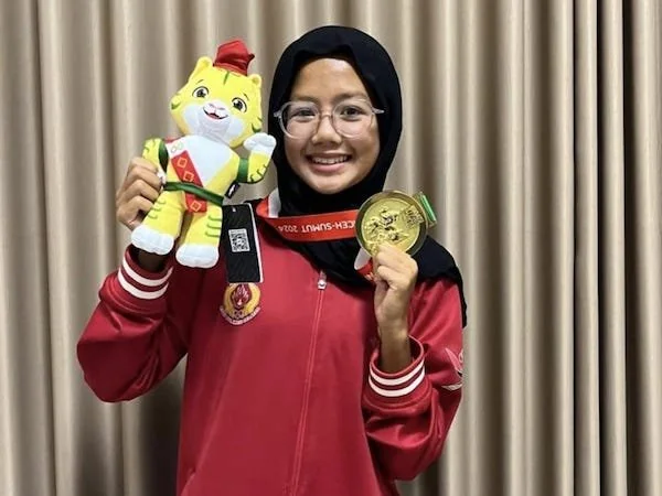 Siswi Madrasah Tsanawiyah Negeri (MTsN) 1 Kota Makassar, Khansa Fathiyyah Zahrani Saman