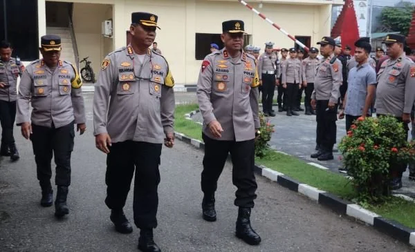 Kapolda Sulbar saat melakukan sidak di Mapolresta Mamuju (Dok : ist).