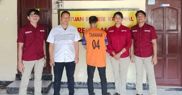 Pelaku saat ditetapkan sebagai tersangka oleh Unit PPA Reskrim Polresta Mamuju (Dok : Ist).