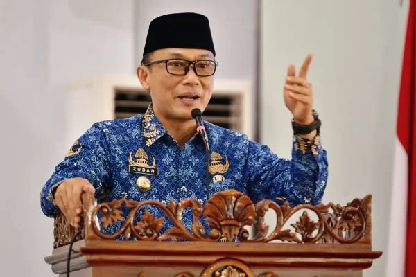 Pj Gubernur Sulsel, Prof Zudan Arif Fakrulloh memberi apresiasi pada KORPRI Sidrap (Dok: Ist).