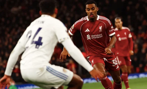 Rekor gol Liverpool terhenti! Mereka ditahan imbang 0-0 oleh Leeds United di Anfield yang penuh drama peluang emas dan gol yang dianulir.(Liverpool)