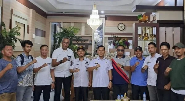 Pengurus IOF saat menemui Pj Bupati Jeneponto (Dok : Ist).