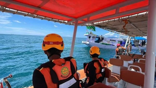 Proses pencarian yang dilakukan Tim SAR gabungan di perairan Bala-balakang sampai ke perairan Majene. Dok. Ist