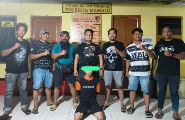 Pelaku penikaman yang berhasil diamankan tim Resmob Polresta Mamuju (Dok : Ist).