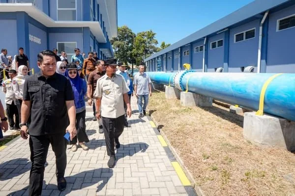 Peresmian pengoperasian sekaligus pemutaran keran distribusi perdana Sistem Penyediaan Air Minum (SPAM) Regional Mamminasata (Dok: Ist)