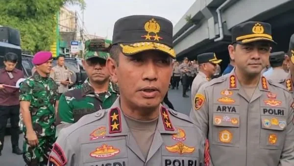 Kapolda Sulsel, Irjen Pol Rusdi Hartono di lokasi aksi peringatan hari buruh internasioanl (Dok: Ist).