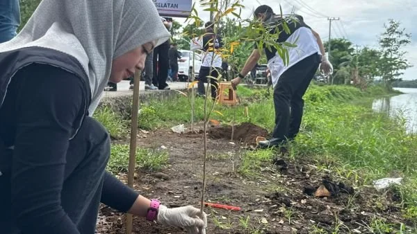 Aksi Tanam Pohon PSI Sulsel dan Gowa. Dok. Ist