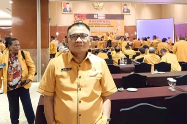 Ketua DPD Partai Hanura Sulsel, Amsal Sampetondok.