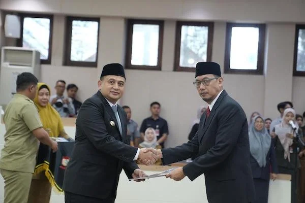 Pelantikan sembilan pejabat sebagai pelaksana tugas (Dok: Ist).