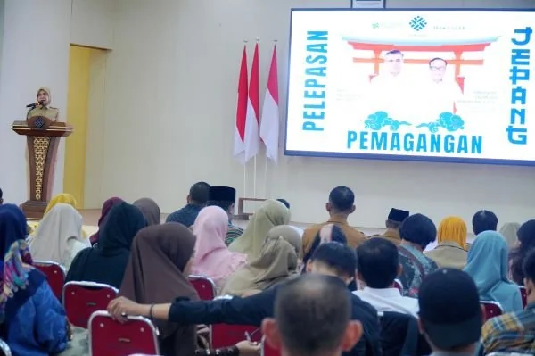 Wakil Wali Kota Makassar Aliyah Mustika Ilham saat Memberikan Sambutan kepada 75 Siswa Makassar yang Bakal Melakukan Magang di Jepang (Dok : Ist).