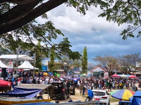 Suasana kampanye Akbar Paslon Bupati dan Wakil Bupati Jeneponto Nomor 1, Efendi Al Qadri Mulyadi - Andry Suryana Arief Bulu di Lapangan Parang Passamaturukang (Dok : Ist).