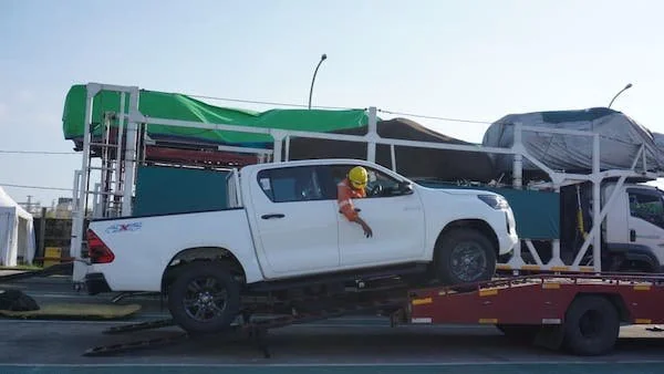 Pengiriman kendaraan oleh Kalla Logistics di berbagai kota di kawasan Indonesia Timur (Dok: Ist)