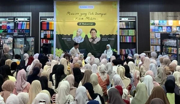 Suasana tur buku Musim yang Tak Sempat Kita Miliki (dok. Syamsi/KabarMakassar)