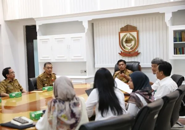 Pj Sekda Kota Makassar, Firman Hamid Pagarra menerima kunjungan tim BPKP Perwakilan Sulawesi Selatan.