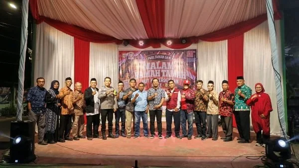 Suasana meriah mewarnai Malam Ramah Tamah HUT ke-81 Kemerdekaan Republik Indonesia di RW 12 Kompleks Puri Taman Sari (Dok: KabarMakassar)