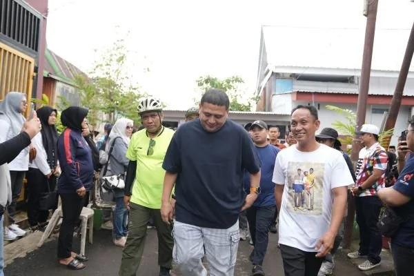 Wali Kota Makassar Munafri Arifuddin, saat Jumat Bersih di Kelurahan Pannampu, Kecamatan Tallo, (Dok: Ist).