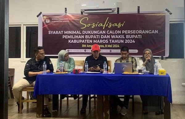 Koordinator Devisi Partisipasi Masyarakat dan Sumber Daya Manusia, Nurul Amrah saat menjelaskan kali ini KPU Maros akan menyeleksi PPS dilakukan dengan CAT. Foto : Andi Yusril Natsir.