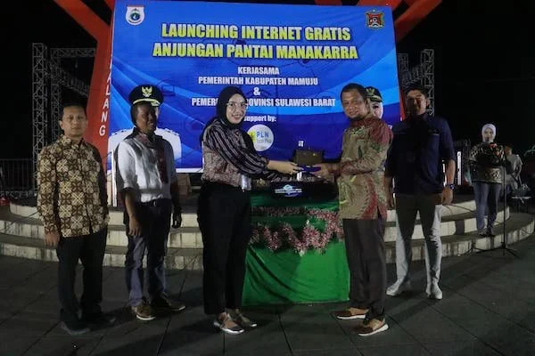 Launching internet gratis di Anjungan Pantai Manakarra Mamuju(dok:Ist)