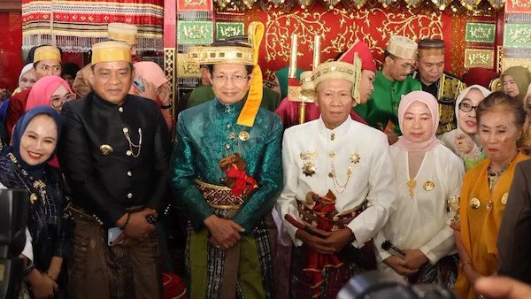 Menteri Agama Nasaruddin Umar mendapatkan gelar adat dari Kedatuan Luwu (dok. Ist)
