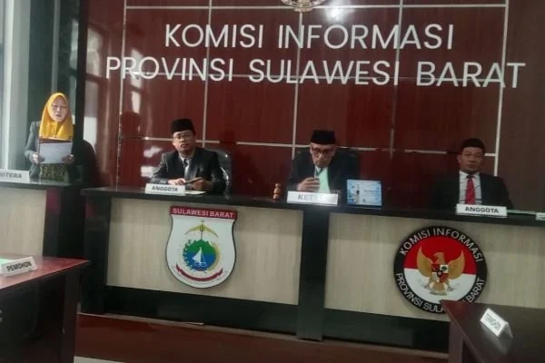Sidang Komisi Informasi Sulawesi Barat (Dok : Ist).