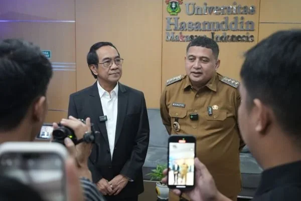 Wali Kota Makassar Munafri Arifuddin (Kanan), dan Rektor Unhas, Prof. Dr. Jamaluddin Jompa, (Dok: Ist).