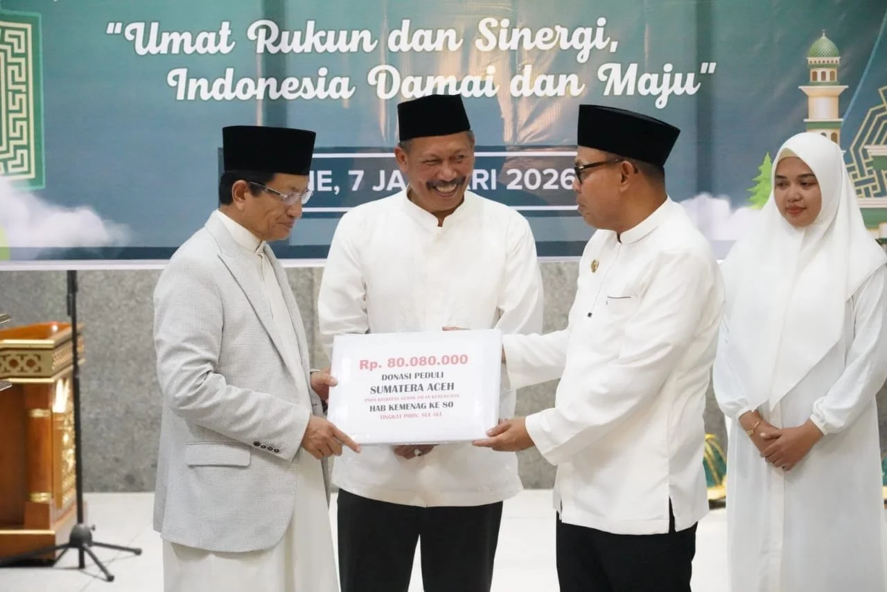 Kemenag Sulsel menyerahkan bantuan kemanusiaan untuk masyarakat terdampak bencana di Sumatra. (Dok: Ist)