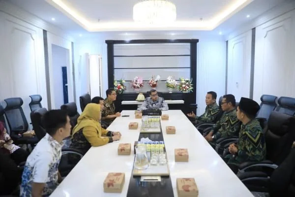 Sekda Kota Makassar Zulkifly Nanda saat Menerima audiensi PA Kelas IA Makassar (Dok: KabarMakassar)