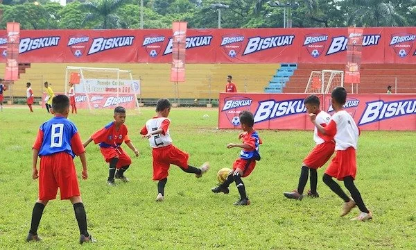pelatihan sepak bola eksklusif selama tiga hari bersama pelatih dari Manchester United Soccer School (MUSS) yang akan diikuti oleh 60 anak Indonesia terpilih melalui seleksi online (dok ist)
