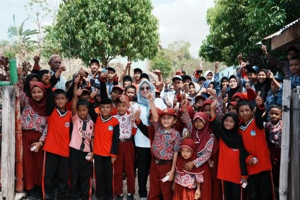Bupati Gowa meninjau SD Inpres Karamasa (Dok : Ist).