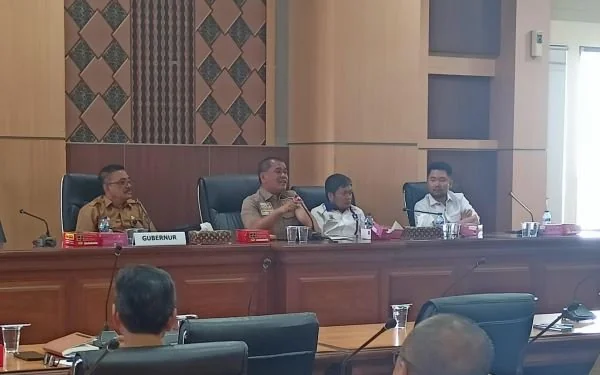 Disdik Sulsel dan DPRD Sulsel membahas terkait PPDB 2024 di Kantor DPRD Sulsel (Dok : ist).