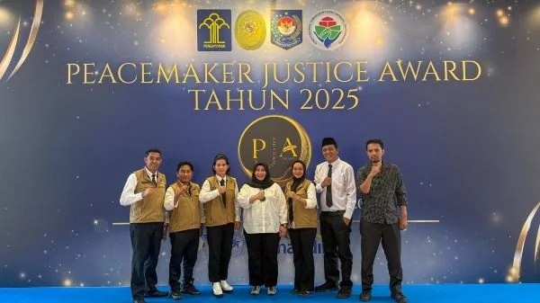 Lima kepala desa asal Sulawesi Selatan pada ajang Peacemaker Justice Award (PJA) 2025. (Dok: Ist)