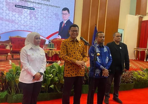 Kepala Badan Pengawas Obat dan Makanan Republik Indonesia Taruna Ikrar dan Gubernur Sulawesi Selatan Andi Sudirman Sulaiman di Rumah Jabatan Gubernur Sulawesi Selatan (Dok: Nofi KabarMakassar)