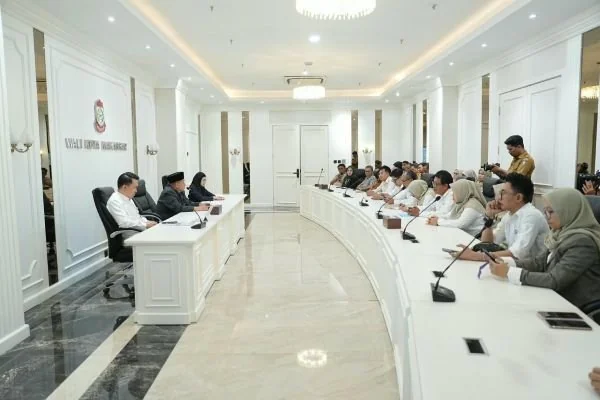 Suasana saat Wali Kota Makassar Munafri Arifuddin menerima BPK (Dok: Ist)