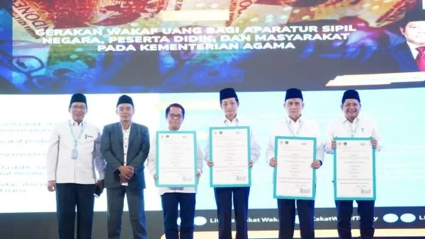 Menteri Agama,  Nasaruddin Umar merilis Gerakan Wakaf Uang (Dok : Ist).