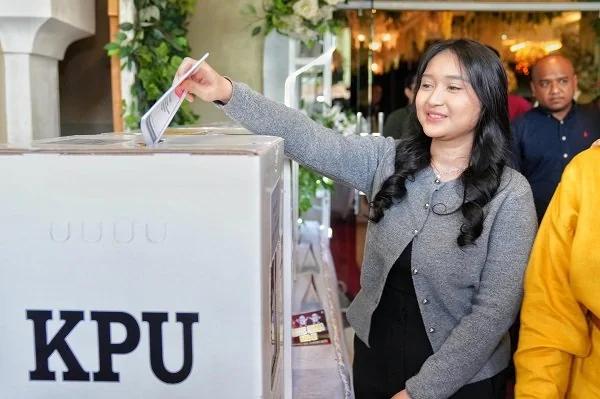 Fahm Ara Bilqis, putri sulung Pj Gubernur Sulsel mencoblos di TPS 001 Sawerigading