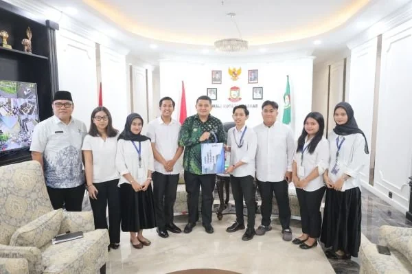 Audiens Mahasiswa KKN-T dan UKM Kewirausahaan Unibos bersama Walikota Makassar. Dok. Ist