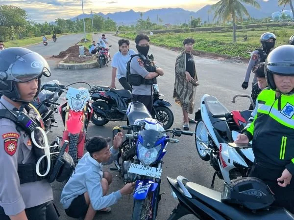 Patroli Ditsamapta Polda Sulbar di Tampa Padang (Dok : Ist).