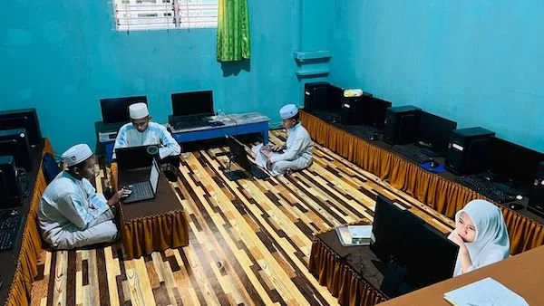 Santri dan santriwati di Sulsel Ikuti Seleksi CBT MQKN Nasional 2025. Dok. Ist