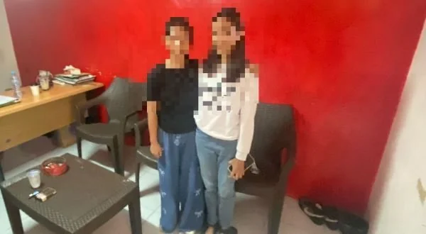Kedua pelaku remaja Putri saat berada di Kantor Polresta Mamuju (Dok : Ist).